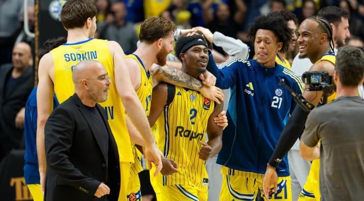 החגיגות עם ג'ימי קלארק