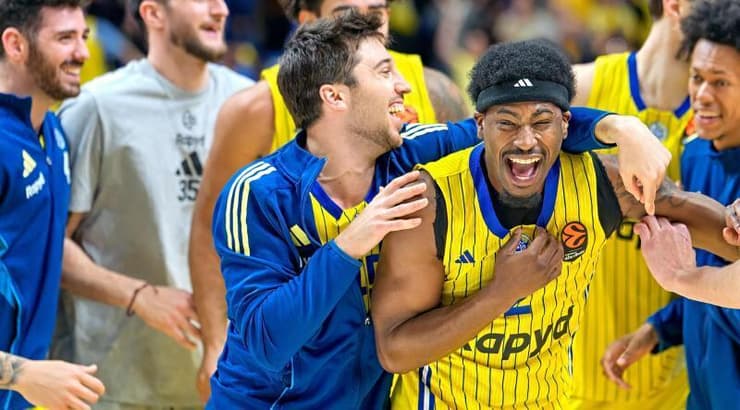 תמיר בלאט חוגג עם ג'ימי קלארק