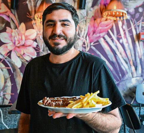 נשנושים וגם סטייקים. אליבי רום