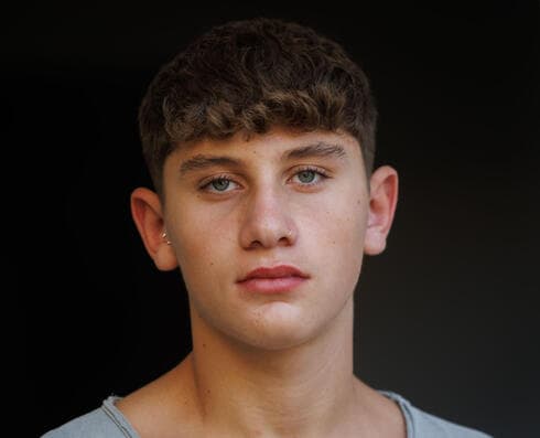 יגיל יעקב, שורד השבי, חוזר לקיבוץ ניר עוז 