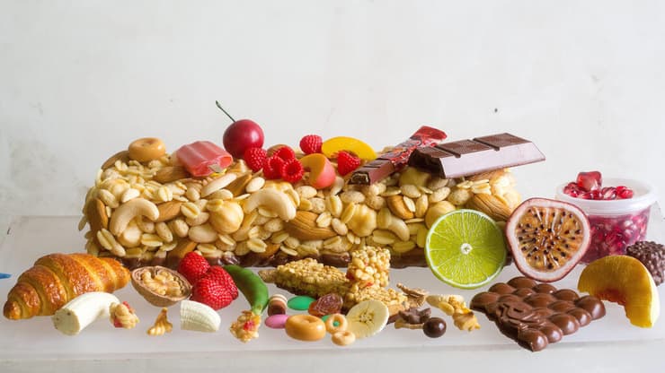 דימויי מזון שיצר אלי גור אריה