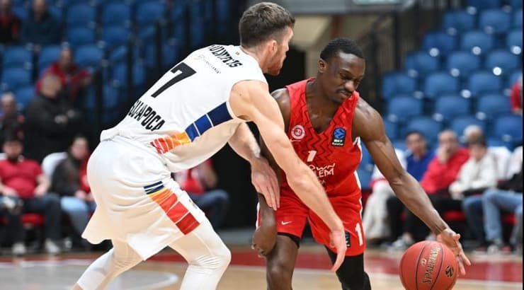 ג'ארד הארפר עם הכדור