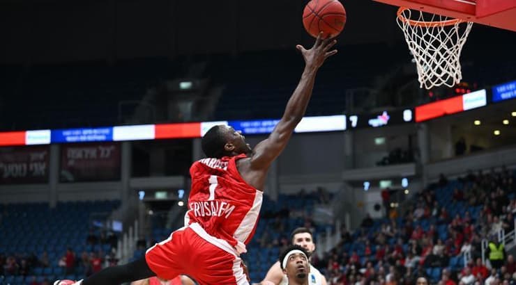 ג'ארד הארפר עולה לסל