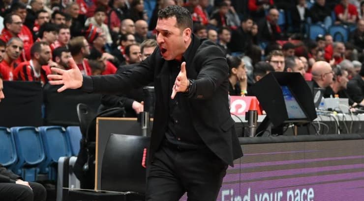 יונתן אלון עצבני