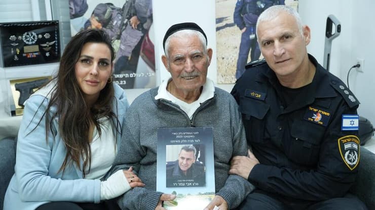 אבי לוי השוטר שליווה את ישראל עמר, אביו של אבי עמר ז"ל, בתהליך שיקום הראייה שלו