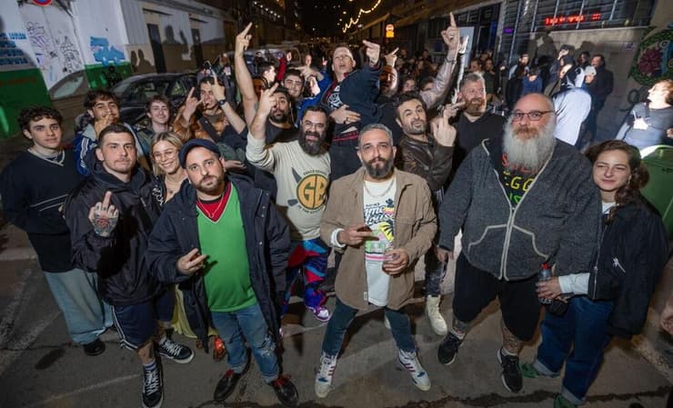 להקת בוא לבר