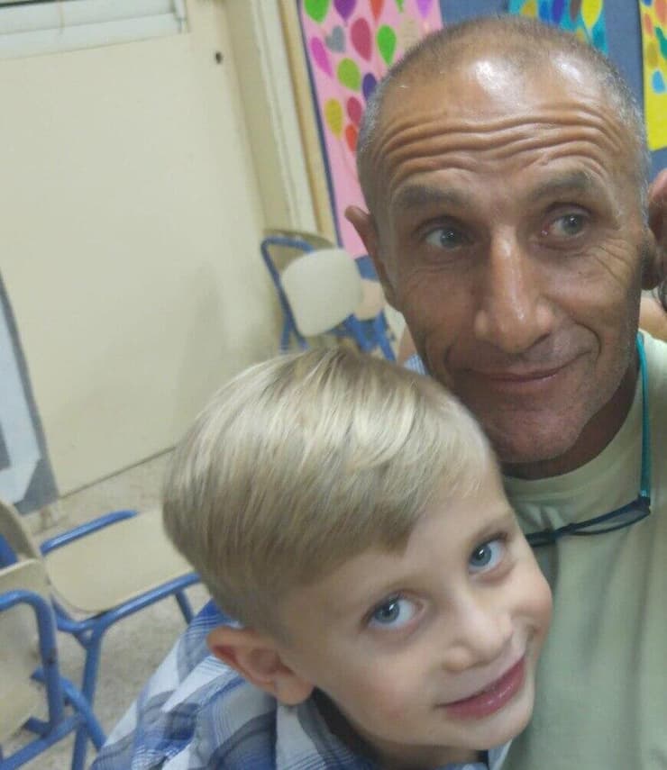 יגיל ביחד עם יאיא ז"ל, אביו