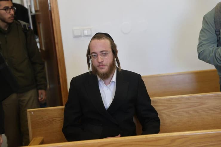 התבקש להניח ראש כבש בבית השגריר. אלימלך שטרן (צילום: אלכס קולומויסקי ) אלימלך שטרן בדיון על גזר דינו