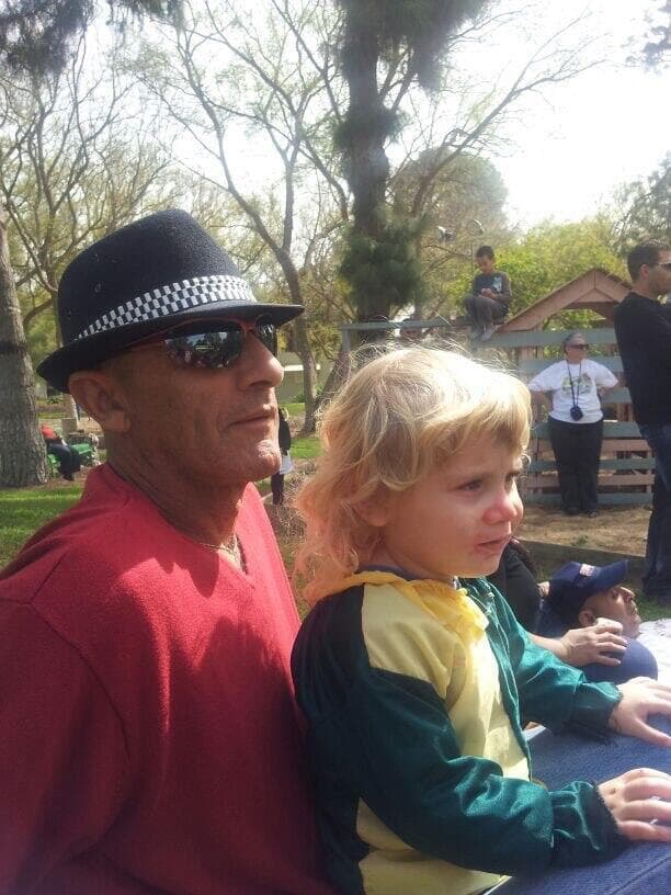 יגיל ביחד עם יאיא ז"ל, אביו