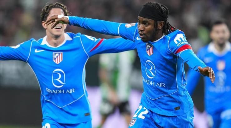 אדמולה לוקמן חוגג