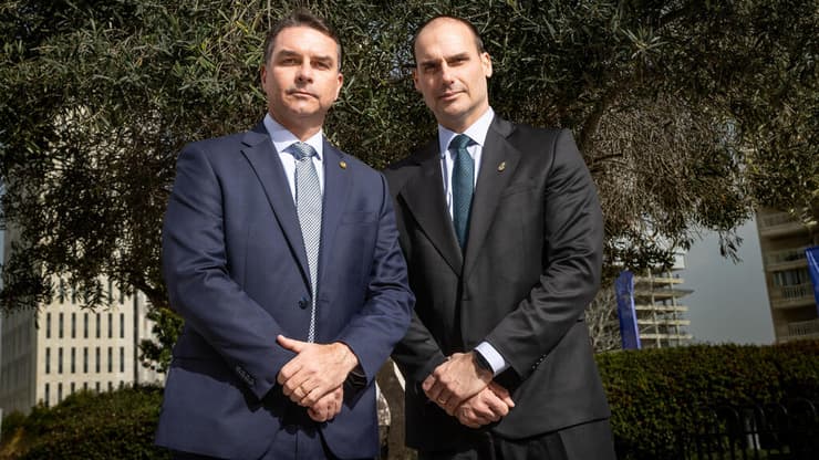 פלביו (משמאל) ואדוארדו בולסונרו