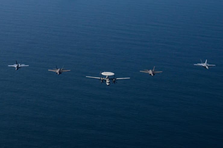 אברהם לינקולן נושאת המטוסים