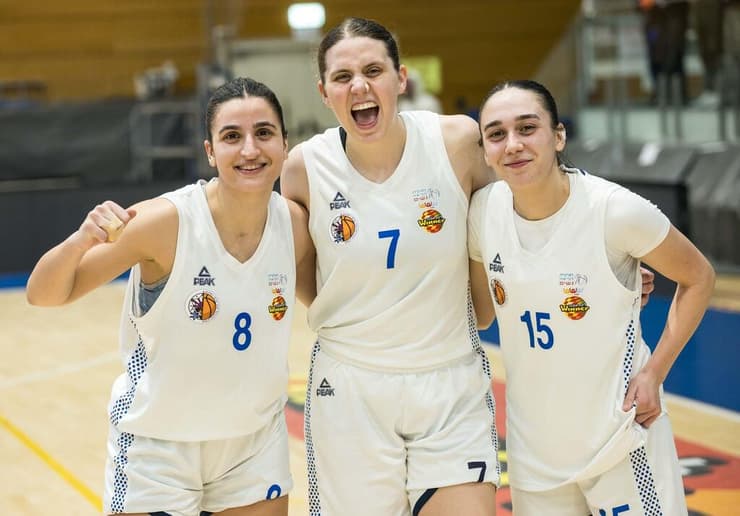 תירוש, אייזנר וחתוקאי