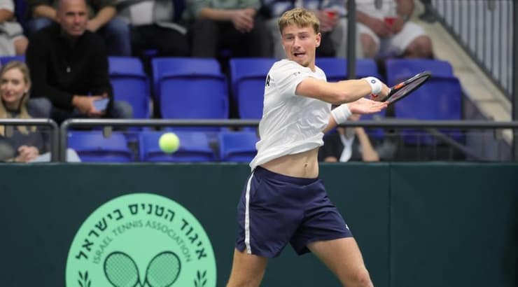 אדס בוטבילס (עמרי שטיין) אדס בוטבילס