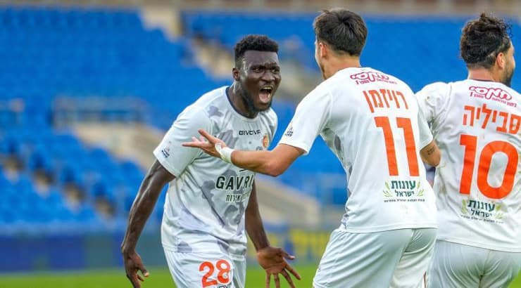 אבנעזר ממאטה בטירוף