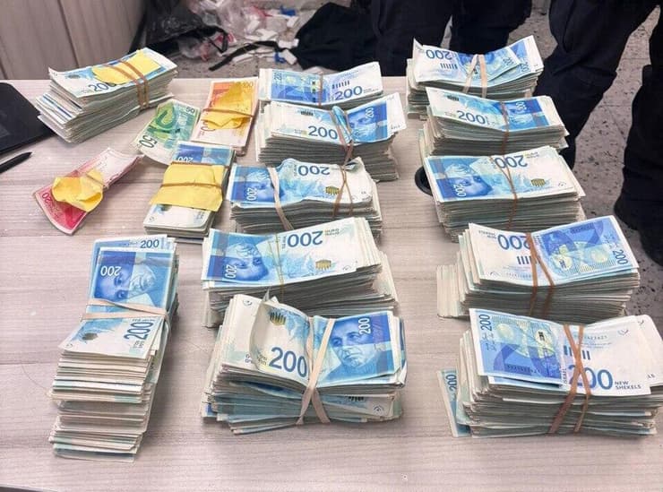 כסף מזומן שנתפס בלוד על ידי המשטרה