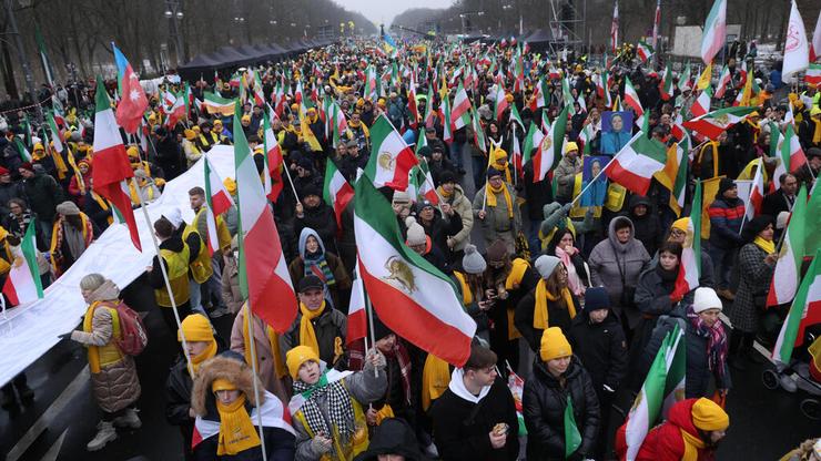 הפגנה להפלת שלטון האייתוללות וכינון משטר דמוקרטי באיראן