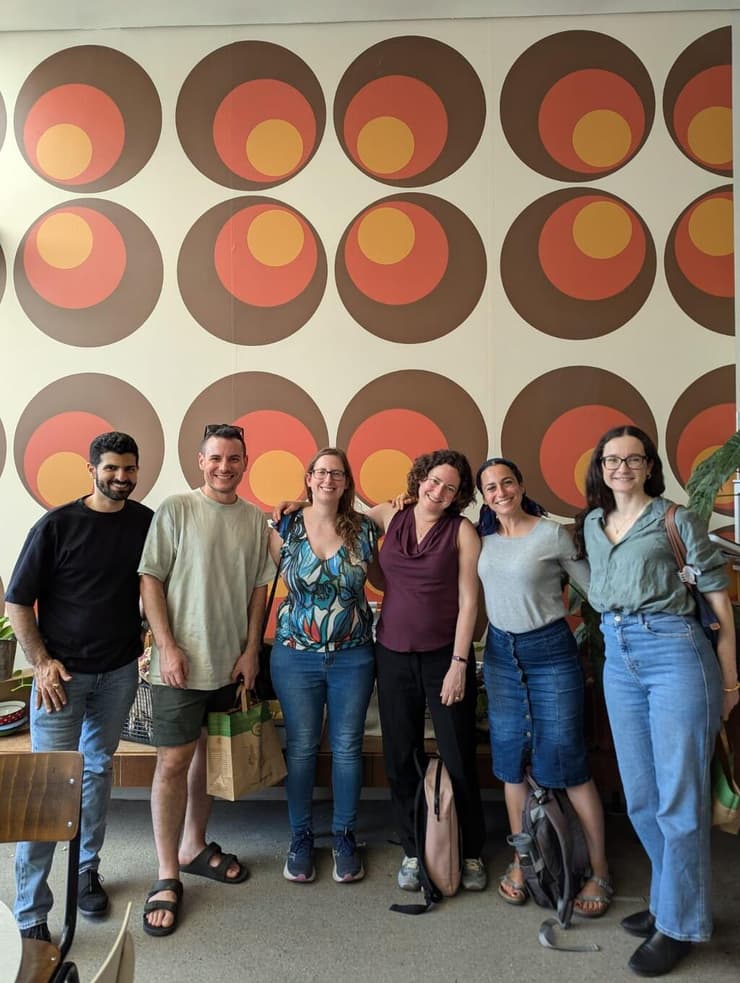 מימין לשמאל: מיקה גוזיקביץ', ד"ר דבורה מרציאנו, פרופ' שהם חשן-הלל, ד"ר מאיה אניסמן, ד"ר אורי זק ויאיר נהרי