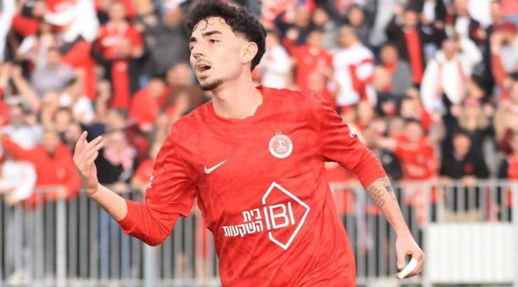 עמית למקין חוגג