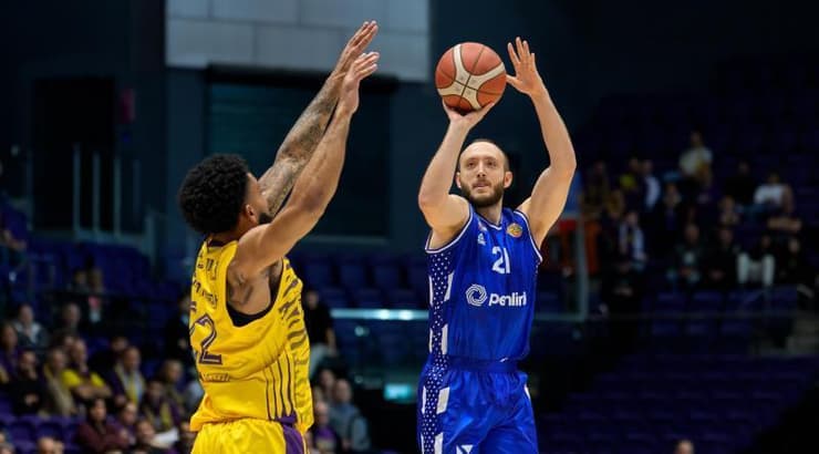 מקס היידיגר זורק