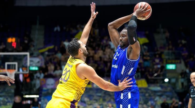 צ'ינאנו אונוואקו מול עידן זלמנסון