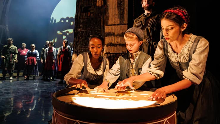 מתוך "מעגל הגיר הקווקזי", בהבימה