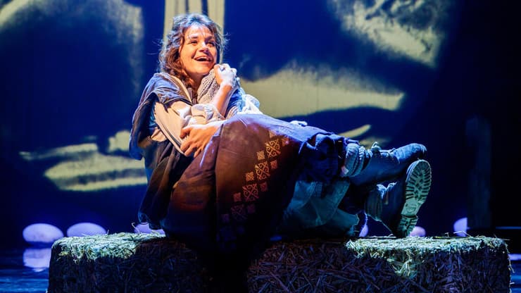 מתוך "מעגל הגיר הקווקזי", בהבימה