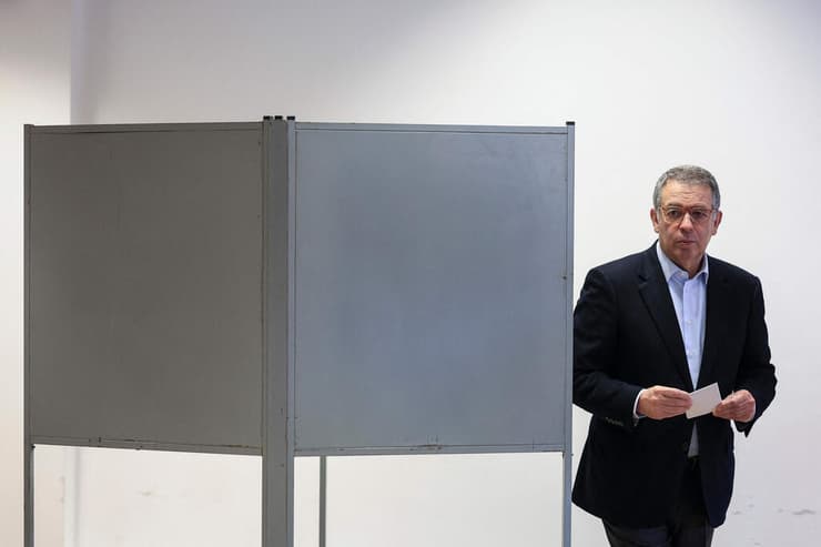 אנטוניו ז'וז'ה סגורו שניצח ב בחירות ל נשיאות פורטוגל נשיא פורטוגל הבא