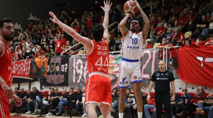 רונאלדו סגו זורק