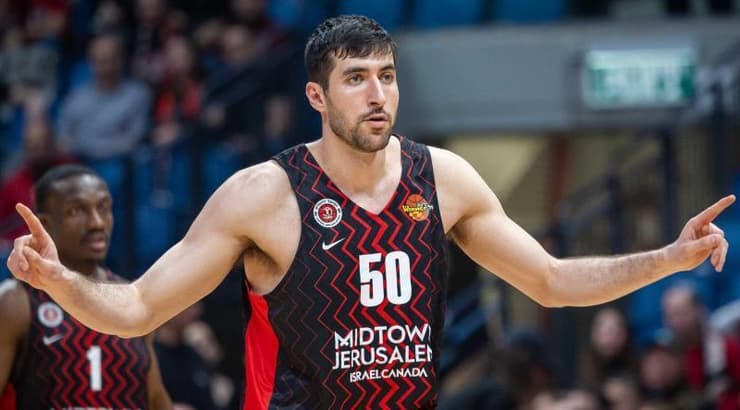 יובל זוסמן חוגג