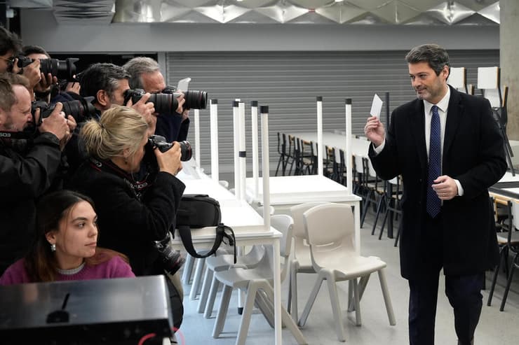 אנדרה ונטורה מנהיג מפלגת שגה של הימין הקיצוני ב פורטוגל מצביע ב בחירות ל נשיאות