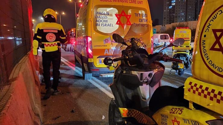 זירת התאונה בכביש 4