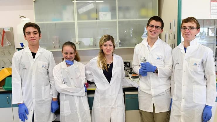 מדעני העתיד