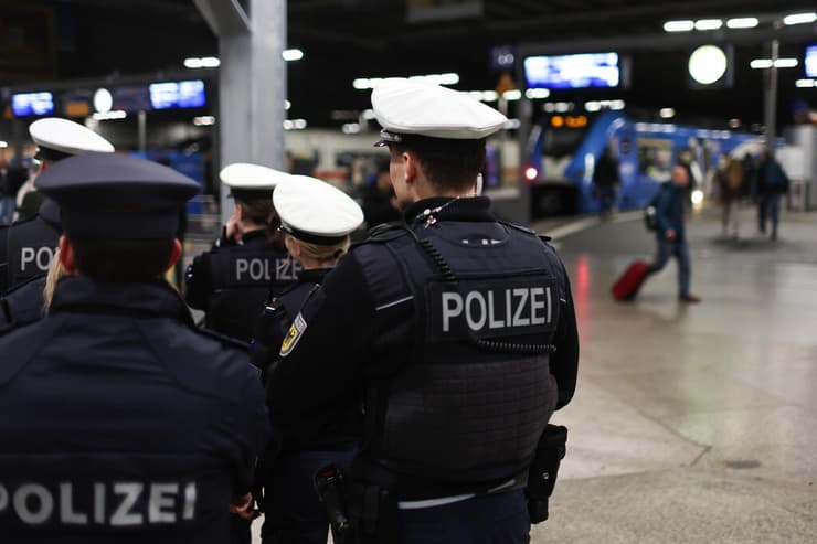 שוטרים במינכן, ארכיון