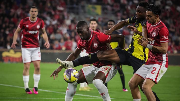 הפועל באר-שבע גיא מזרחי, ג'יברלי דיופ בית"ר ירושלים ג'ונבוסקו קאלו 