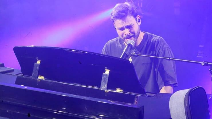 אלון אהל מופיע בהאנגר 11