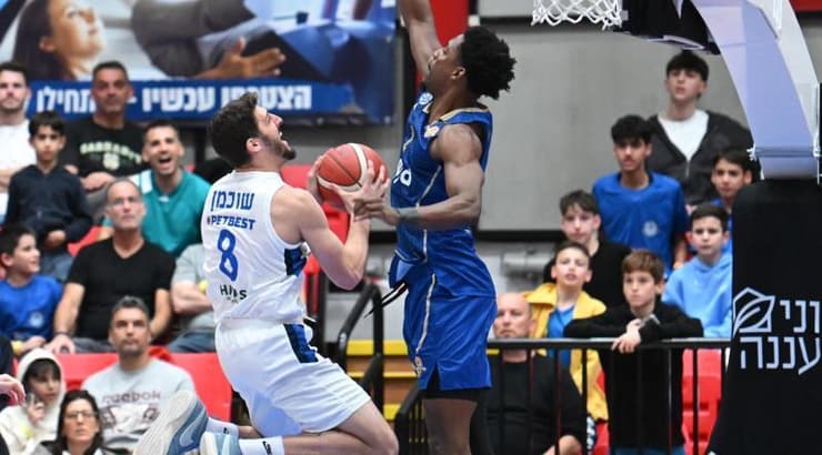 שוכמן עולה לסל