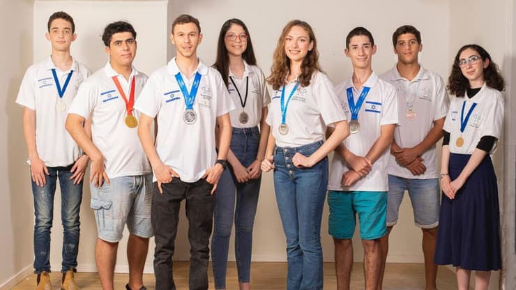 בשמונה השנים האחרונות חזרו הנבחרות עם 154 מדליות, מתוכן 35 מדליות זהב (צילום: יח"צ מדעני העתיד) מדעני העתיד