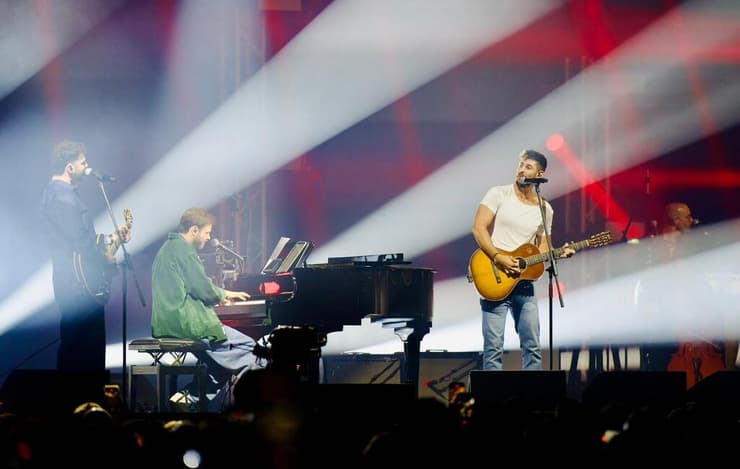 עידן עמדי במופע של שורד השבי אלון אהל