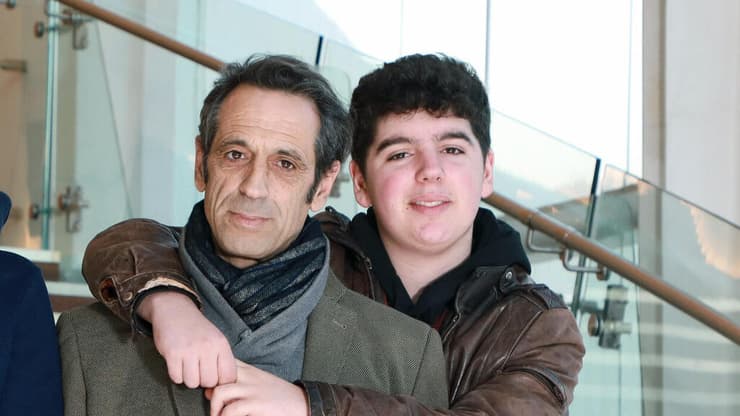 גיל פרנק עם בנו נעם פרנק וישי גולן עם בתו סופיה גולן