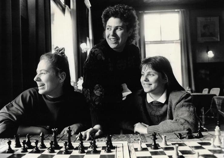 ג'ודית פולגאר ואחיותיה