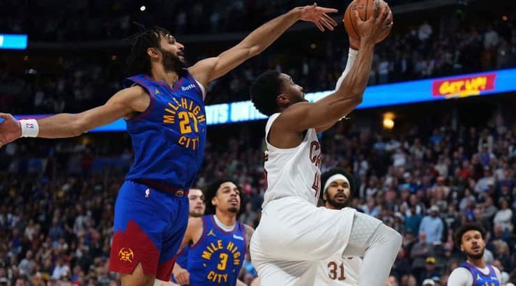 דונובן מיצ'ל עולה לסל