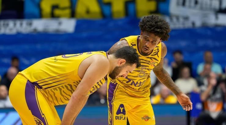 אקסבייר מנפורד ועידן זלמנסון