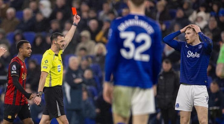 הכרטיס האדום לג'ק אובראיין