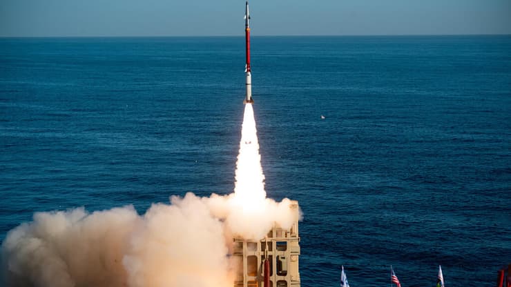 תיעוד הניסויים בקלע דוד במשרד הביטחון