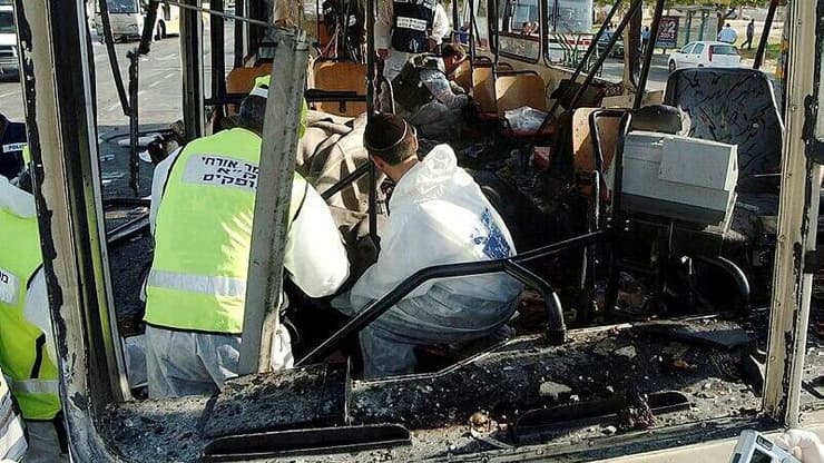 תיעוד מזירת פיגוע ההתאבדות באוטובוס בבאר שבע ב2004