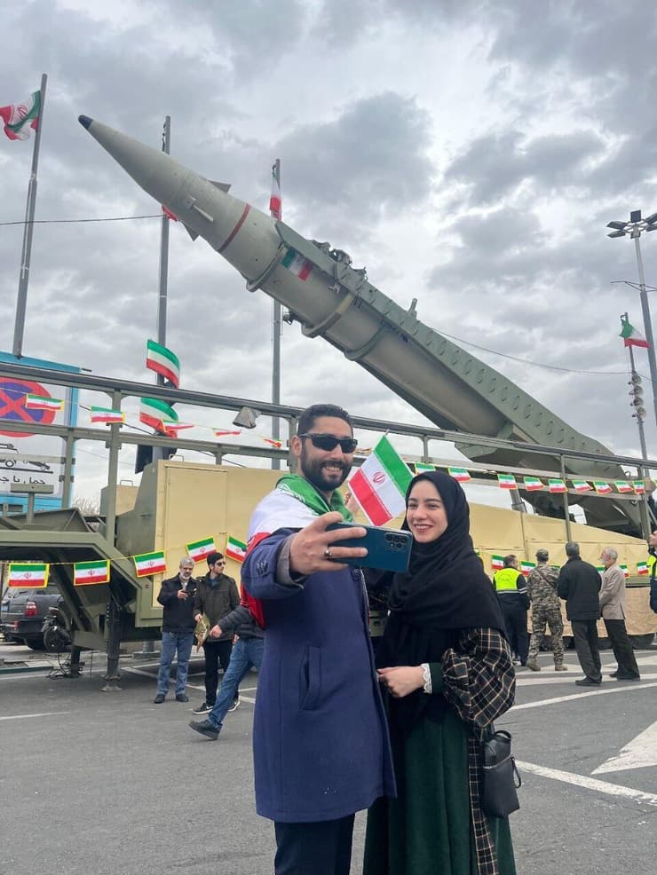 אירועים ב איראן לציון 47 שנה ל המהפכה האיסלאמית ב טהרן