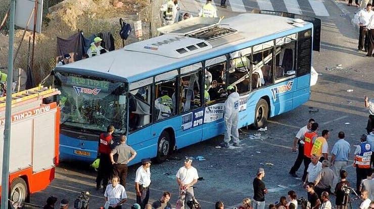 תיעוד מזירת פיגוע ההתאבדות באוטובוס בבאר שבע ב2004