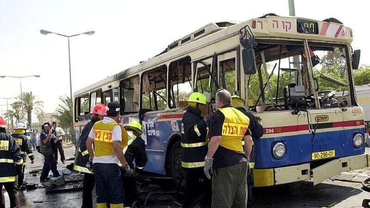 תיעוד מזירת פיגוע ההתאבדות באוטובוס בבאר שבע ב2004