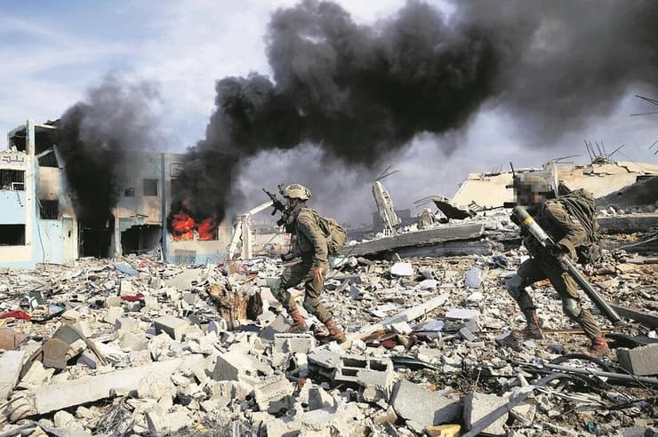 לוחמי צה"ל בפעילות בחאן יונס, בשטח שבשליטת ישראל